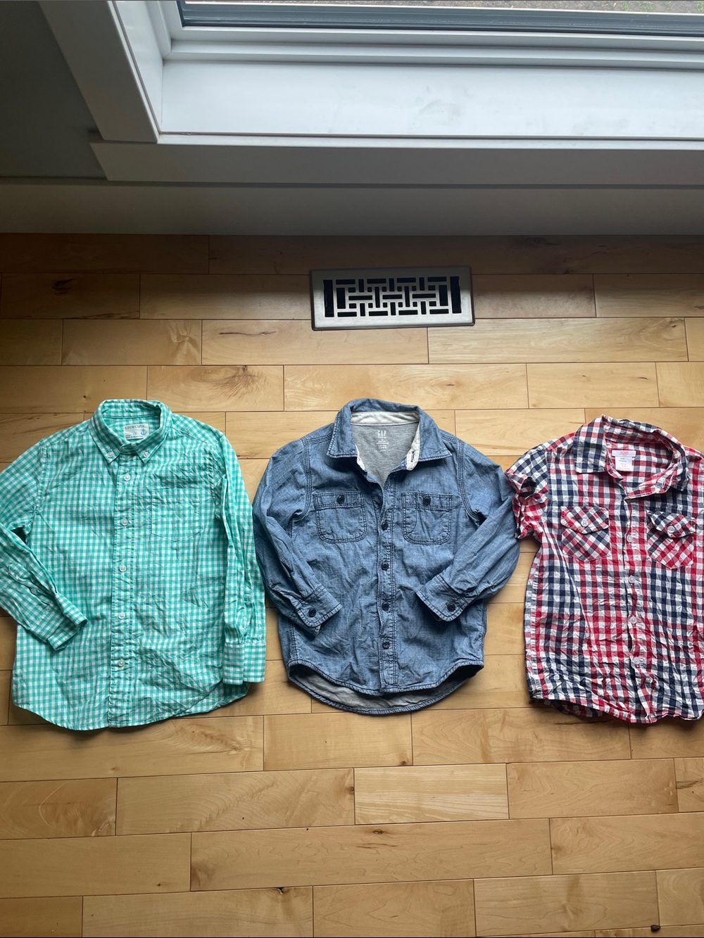 ⭐️Sale 4/&40 Bundle of toddler size 4/5 cotton button down tops